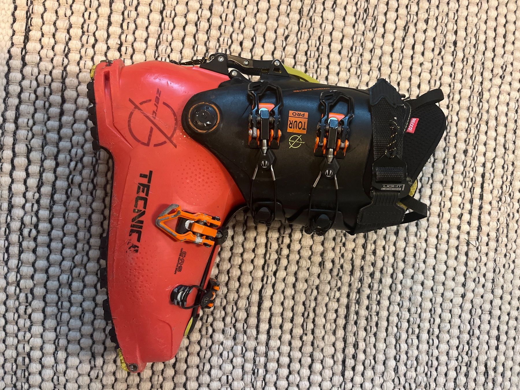 Tecnica Scarpe da uomo: Chaussures Randonnée à ski Tecnica – Usato da Vufflens-Château venduto da nme_tb7h 1