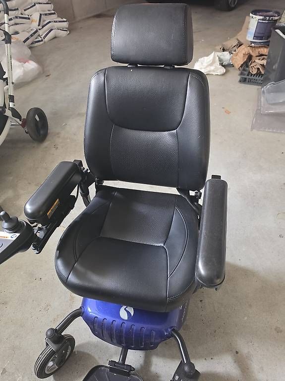 Sedie a rotelle: Elektrischer Rollstuhl Rascal P320 Compact . – Usato da Diegten venduto da LaCoudre4 2