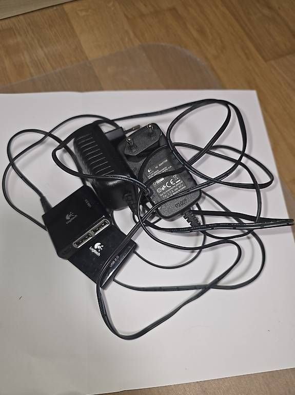 Logitech Hub & Switch: 2 Stk. Logitech USB 2.0 Hub – Usato da Bremgarten b. Bern venduto da DOtter