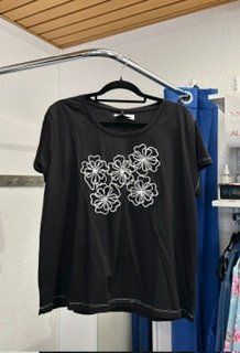 NEU T-Shirt, schwarz mit weisser Blumen-Stickerei, Gr. 2XL