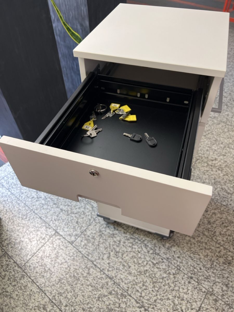 Banconi: Bürotrolley mit Rollen – Nuovo e nell'imballaggio originale da Hundwil venduto da panzermech 1