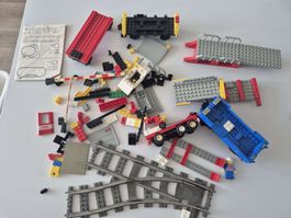 Lego Eisenbahn Zubehör Konvolut mit Schienen und Wagen