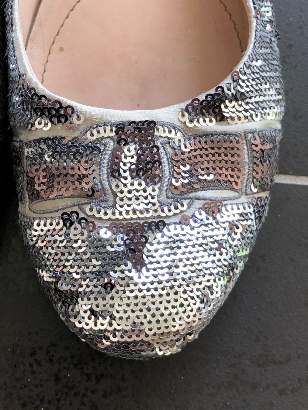 Salvatore Ferragamo Scarpe da donna: Ballerines Salvatore Ferragamo argentées à sequins – Usato da Coppet venduto da Vanessamode 7