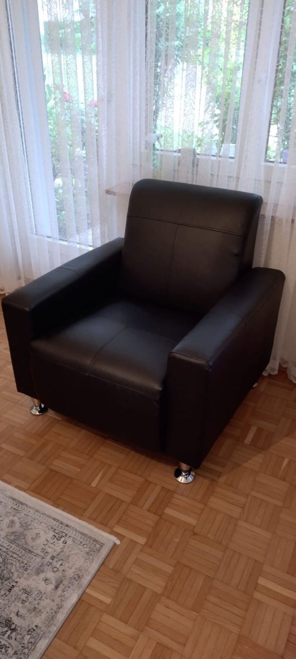 Fauteuils: Sessel schwarz aus echtem Leder – D'occasion à Dällikon par peacemaker1984
