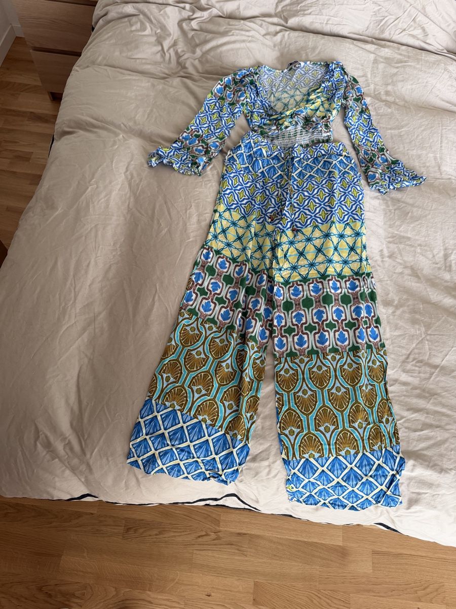 Zara Lotti di vestiti: Zara Summer Set Trousers and Blouse – Usato da Horgen venduto da Elizhadz 2