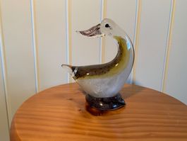 Gans, Glas, mundgeblasen, braun-gelb-weiss, violet. Schnabel