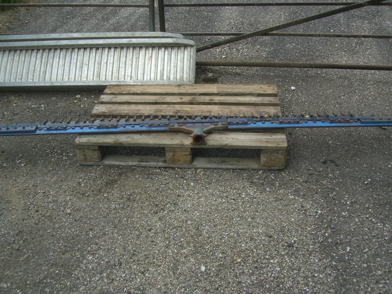 Rapid Tutte le macchine: Breitmähbalken zu Rapid-Mäher 250cm – Usato da Schwarzenbach / Huttwil venduto da Sofre47