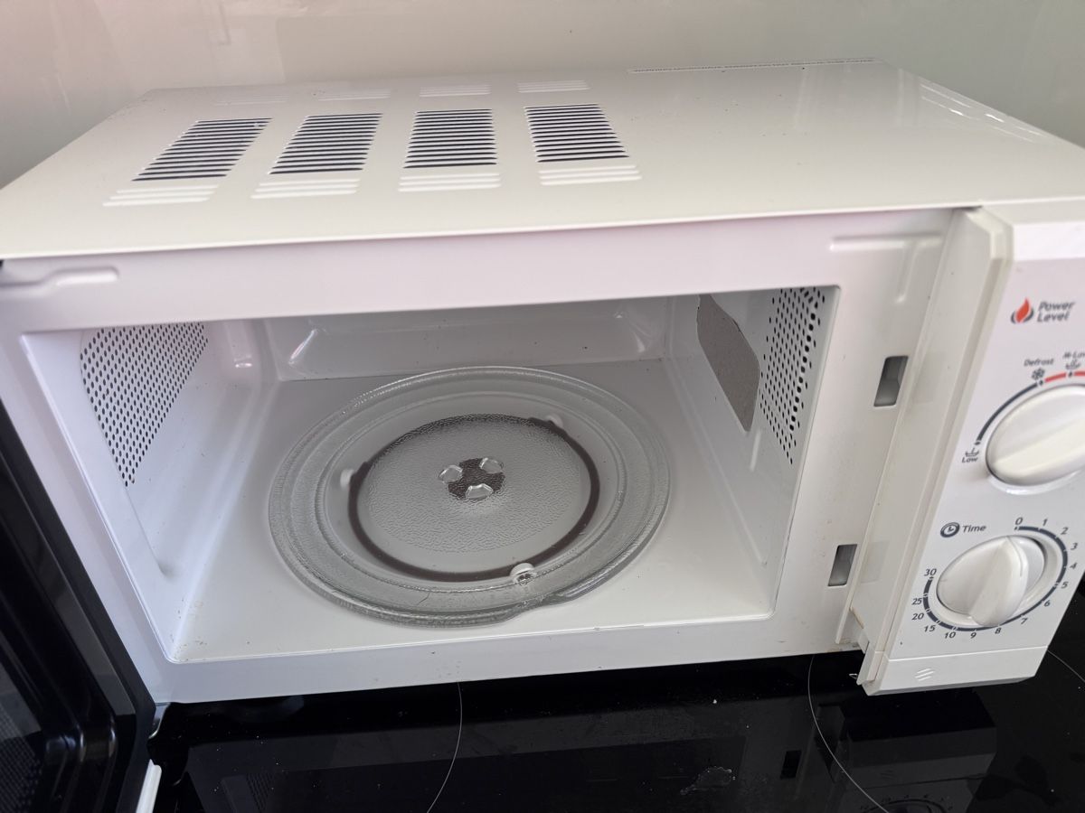 Forni: Mikrowelle Satrap 700W – Usato da Schwyz venduto da wheim4654 1