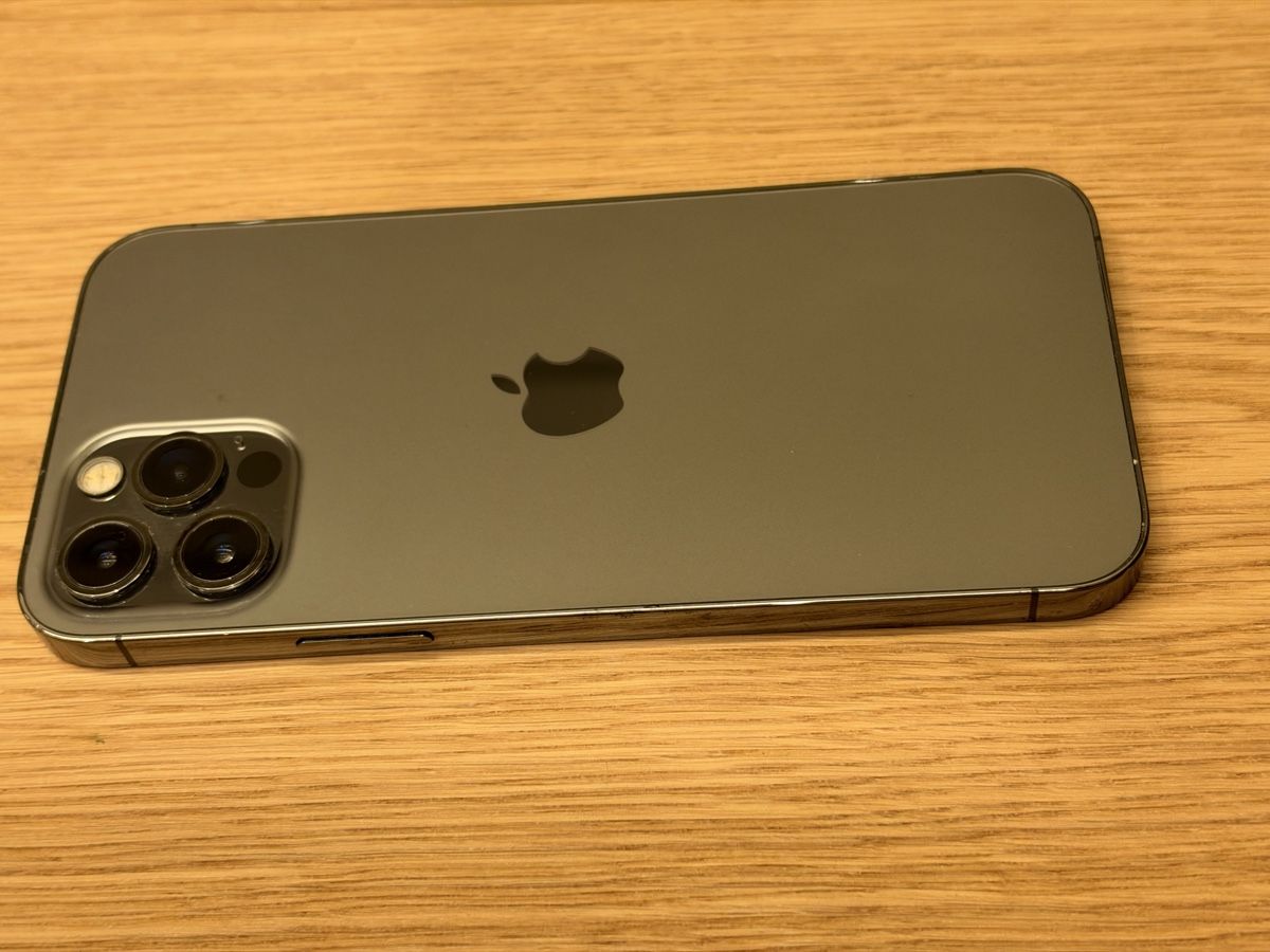 Apple Handys / Smartphones: Apple iPhone 12 Pro 128 GB Graphit – Gebraucht aus Lenzburg von Degi 1