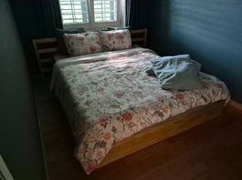 Massivholz-Doppelbett (160x200 cm) mit Kopfteil