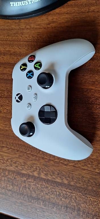 Manettes: XBOX S inkl T-Flight Hotas  – D'occasion à Ettingen par RvZ