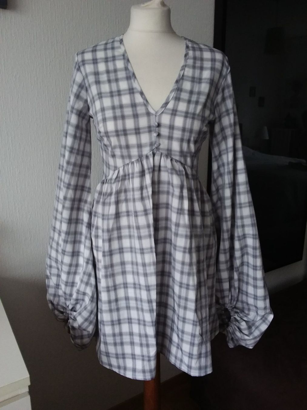Kleider: Robe manches ballon MissGuided T36 – Neu und originalverpackt aus Chêne-Bourg von Fio994