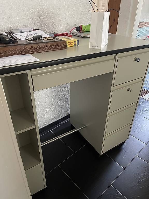 Allestimento di negozi e stand fieristici: Theke / Arbeitstisch / Korpus – Usato da Schlieren venduto da Maximusss76 2