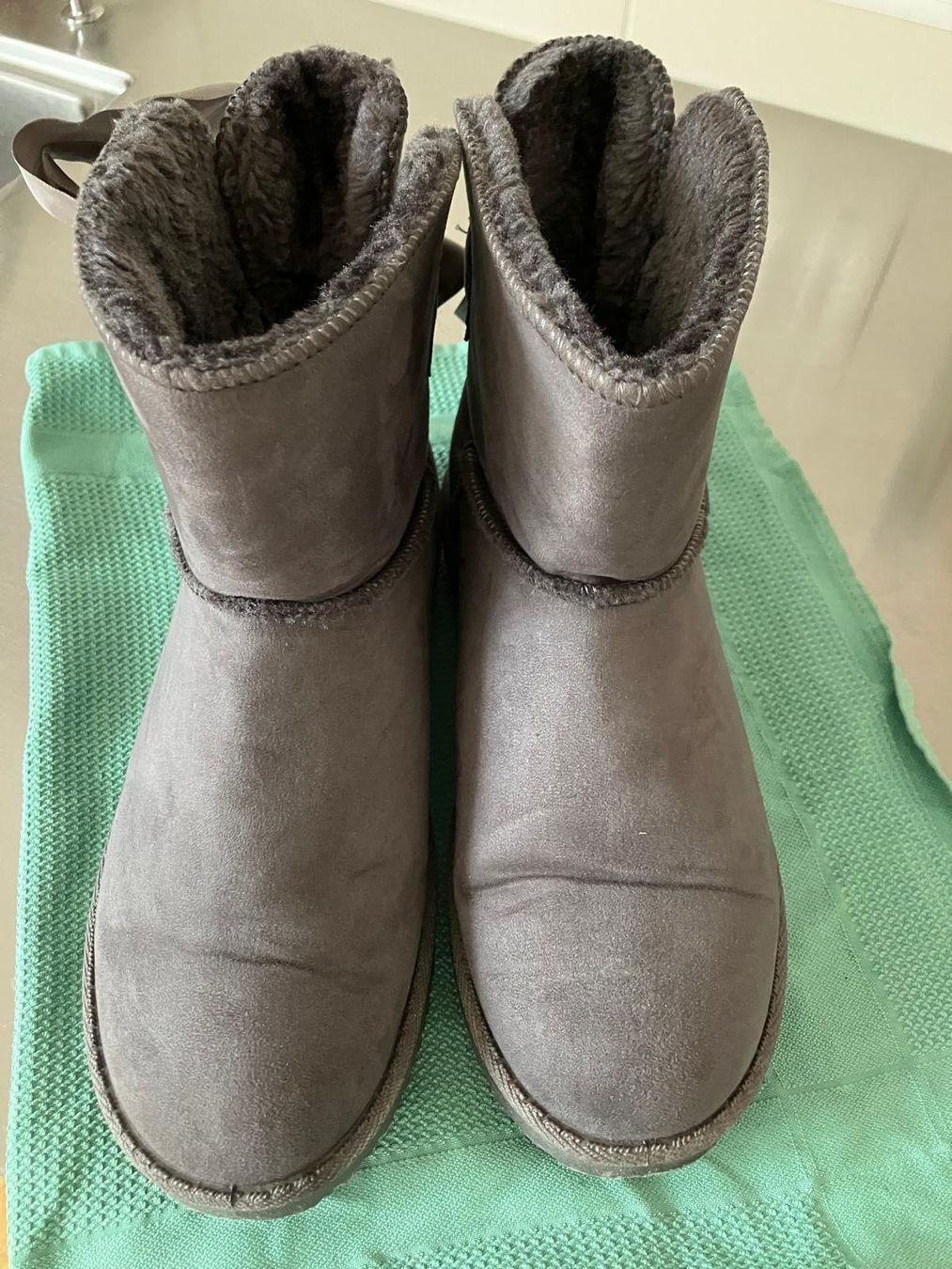 Scarpe da donna: Winterschuhe Grösse 38 – Usato da Allenwinden venduto da Obalu