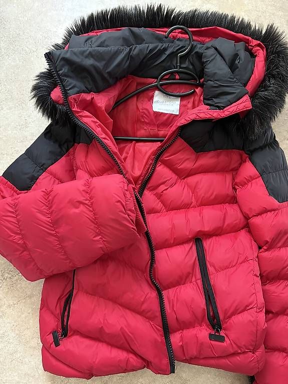 Giacche: Rote Winterjacke  – Usato da Zürich venduto da ajo_x8tl