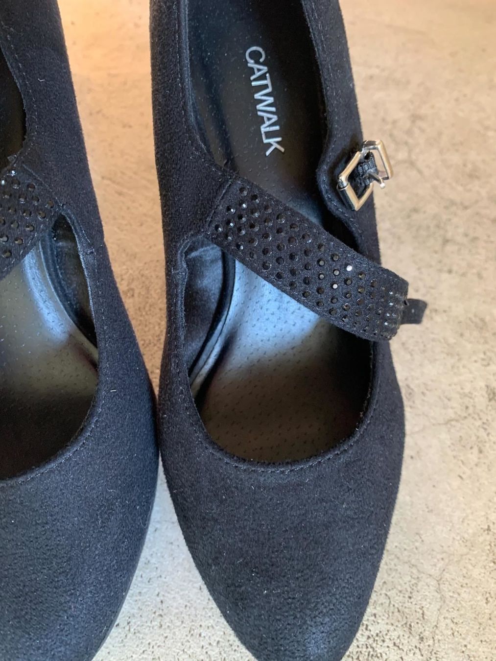 Scarpe da donna: Pumps Plateau schwarz Gr 37 Velours – Usato da Biel-Benken BL venduto da BelginE 2