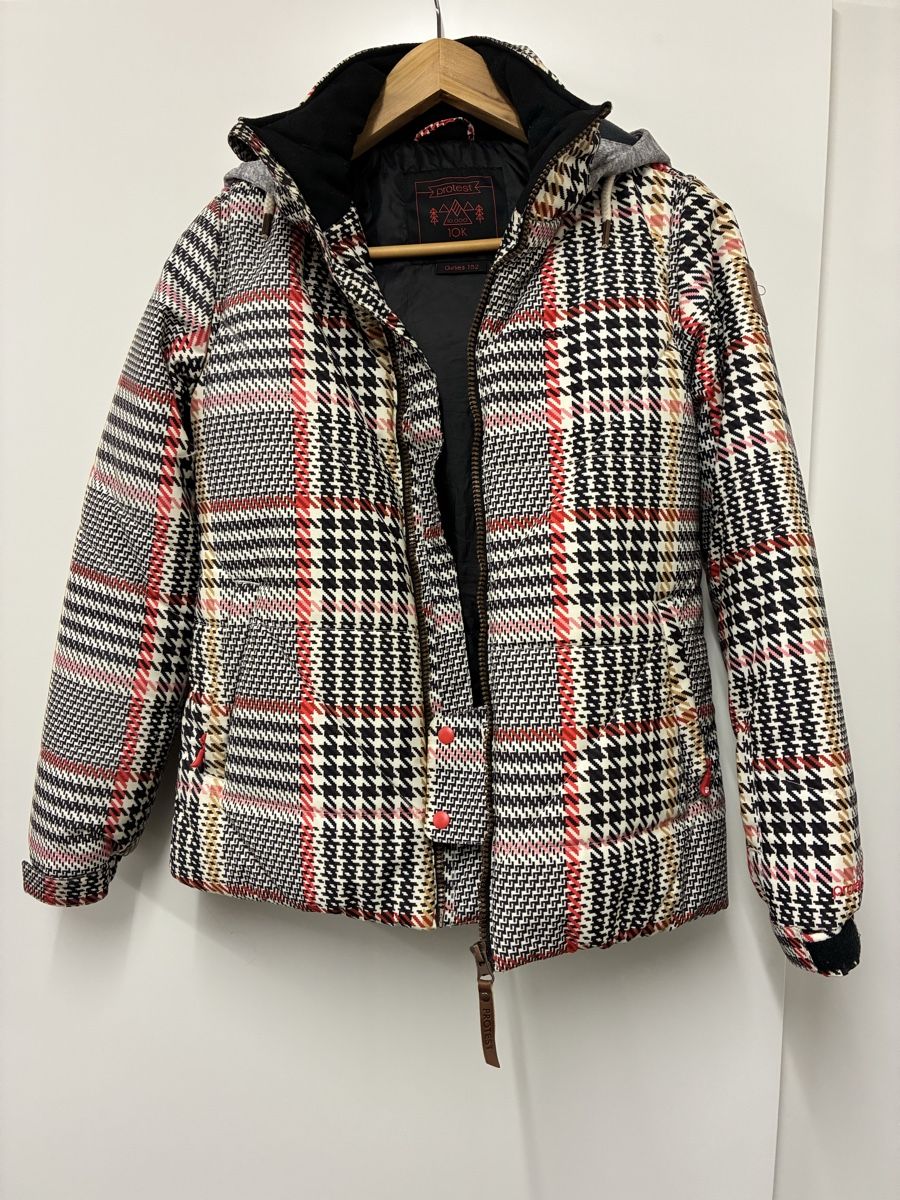 Protest Jacken & Mäntel: Ski jacket Protest - 152 – Gebraucht aus Basel von pet_68xf