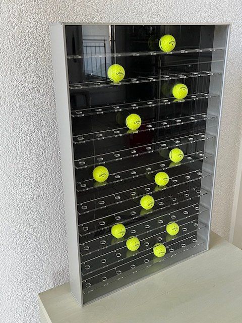 Vitrinen: Vitrine für 99 Golfbälle – Gebraucht aus Oberbipp von ZurlindenD 2