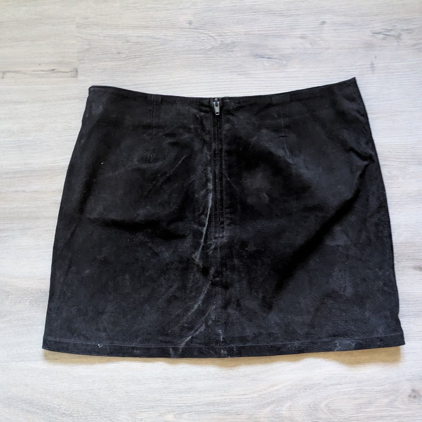 Gonne: Jupe en daim noir, L – Usato da Orsieres venduto da IndianaJones50a 1