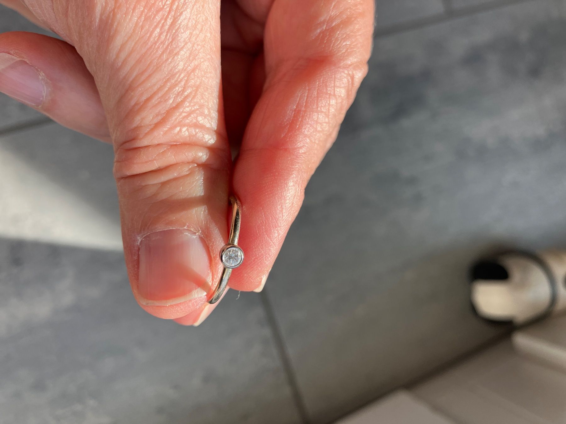 Bagues: Ring Weissgold mit Stein – D'occasion à Nussbaumen AG par Graefin1964 1