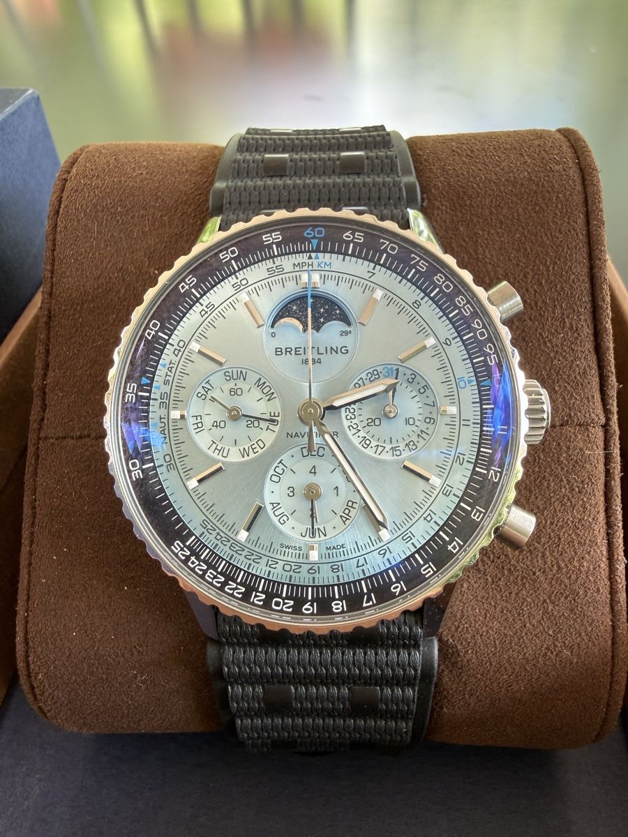 Breitling Orologi: Montre Breitling Navitimer B19 bracelet rouleau original – Nuovo (secondo la descrizione) da Fleurier venduto da salar