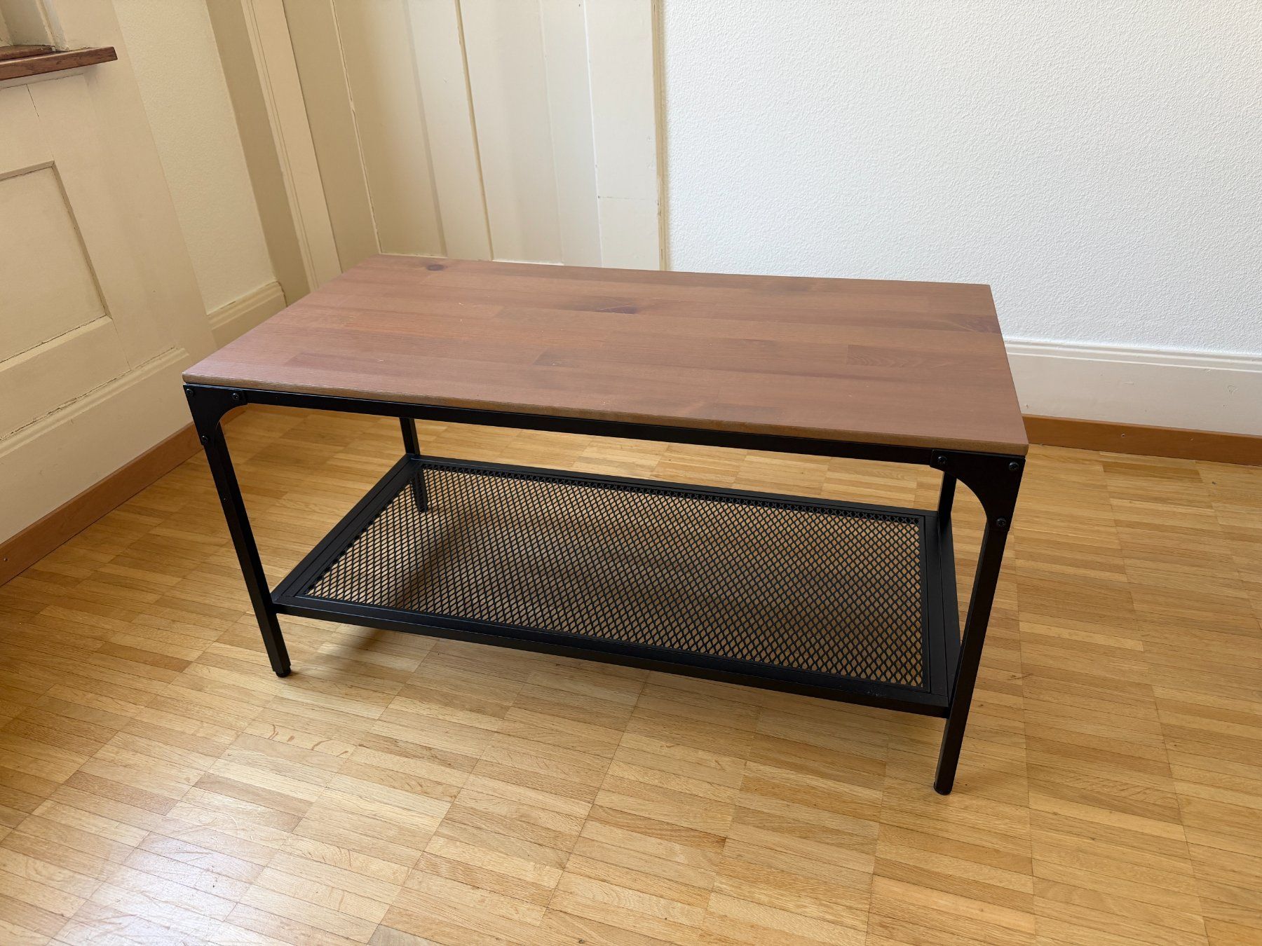 Ikea Tavoli: Ikea Fjällbo Couchtisch – Usato da St. Gallen venduto da tim_d892
