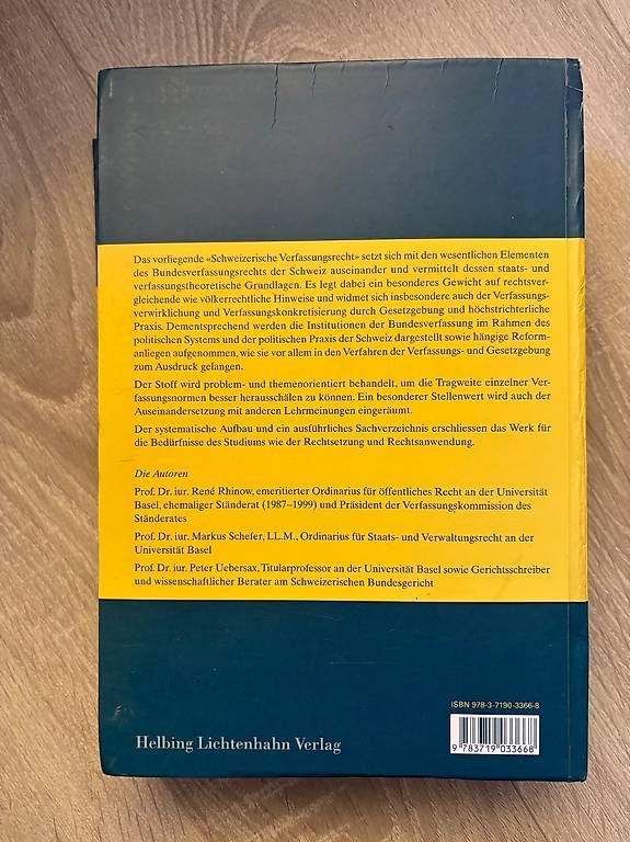 Libri: Schweizerisches Verfassungsrecht – Usato da Allschwil venduto da pau_zx8r 1