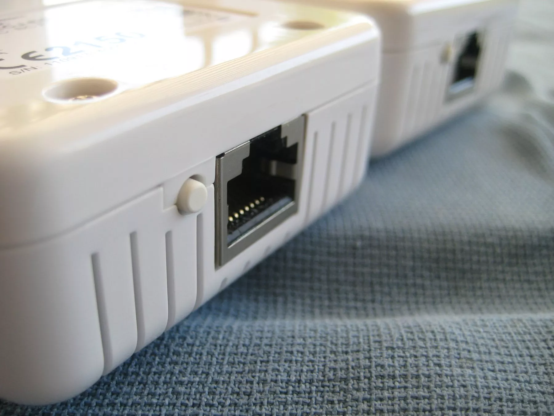 Devolo Laufwerke & Adapter: 2 x Devolo Powerline MT-2383 – Gebraucht aus Jona von Downsmoger 3