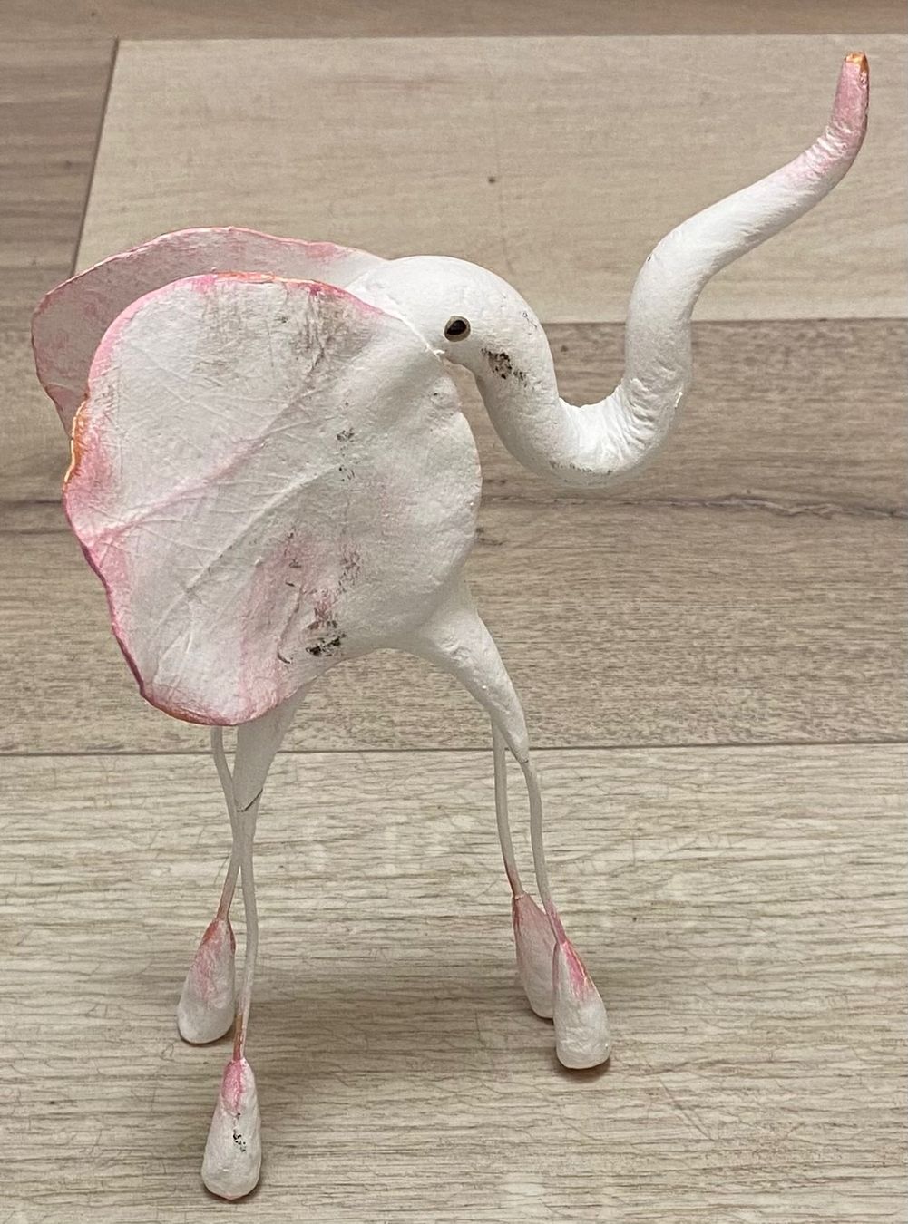 Figuren: Dekofigur Elefant weiss rosa Handarbeit – Gebraucht aus Ennetmoos von Tabakfrei 1