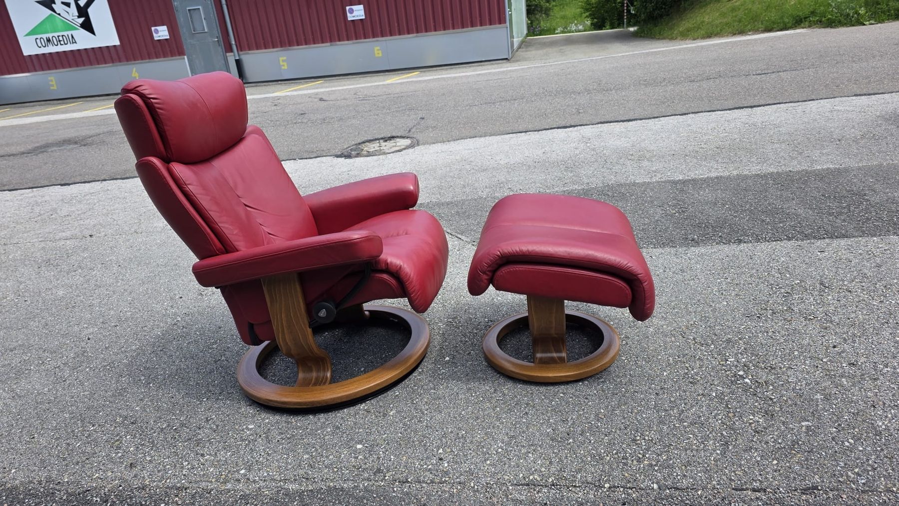 Stressless Sessel: Fauteuil Stressless Magic + Ottoman - Cuir Rouge – Gebraucht aus Le Locle von marylise01 2