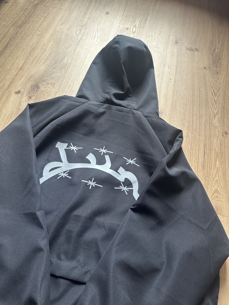 Giacche: Jacke mit Print auf der Rückseite – Nuovo (secondo la descrizione) da Visperterminen venduto da manunik 2