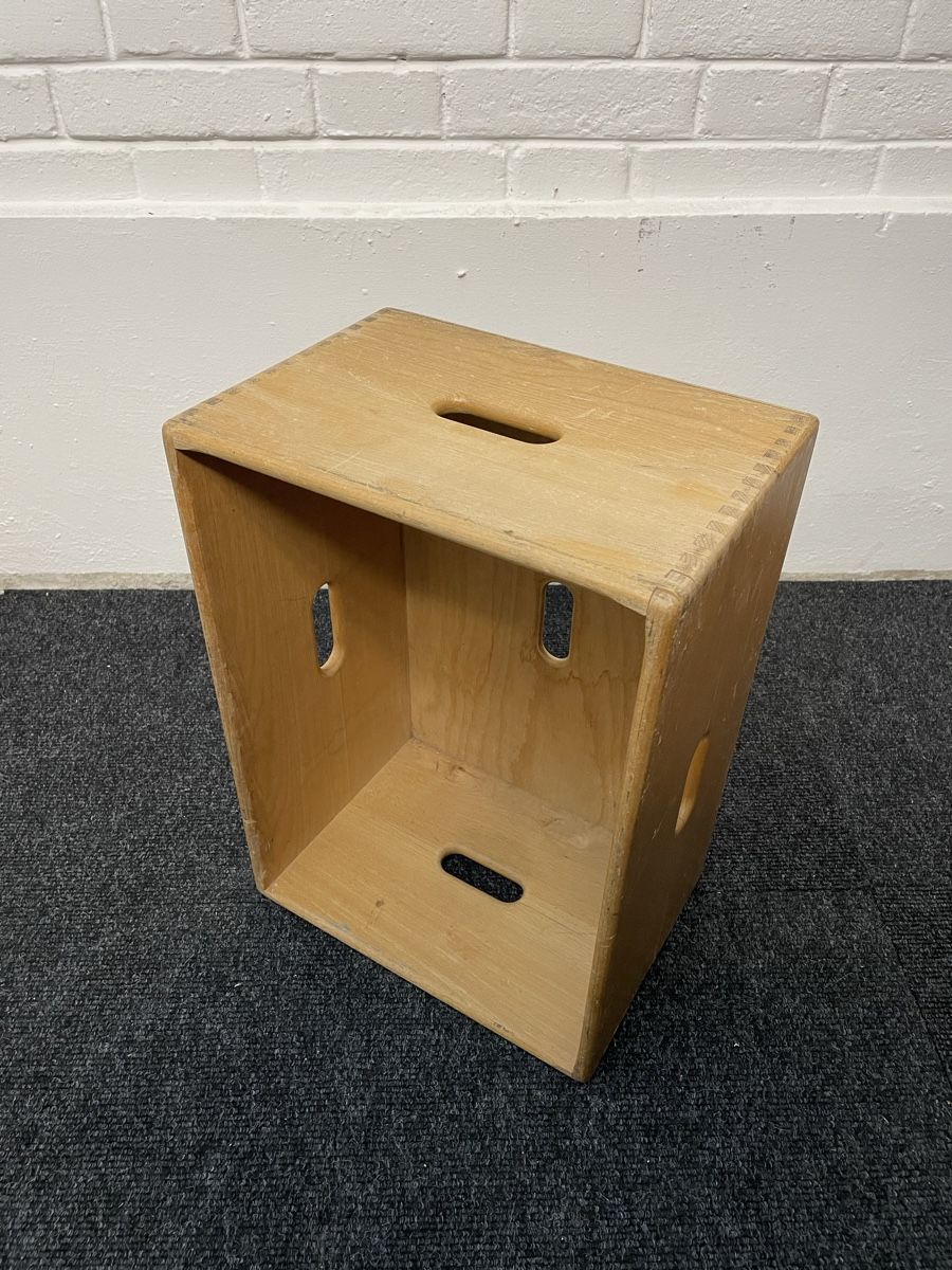 Tavoli: Hocker oder Beistelltisch im Stil von Le Corbusier vintage – Usato da Hinwil venduto da DaniBachman 7