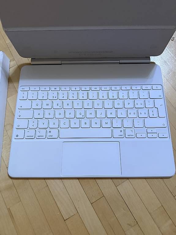 Tastaturen: original Apple iPad Magic Keyboard 13" Model A3340 – Gebraucht aus Scherzingen von polini42 1