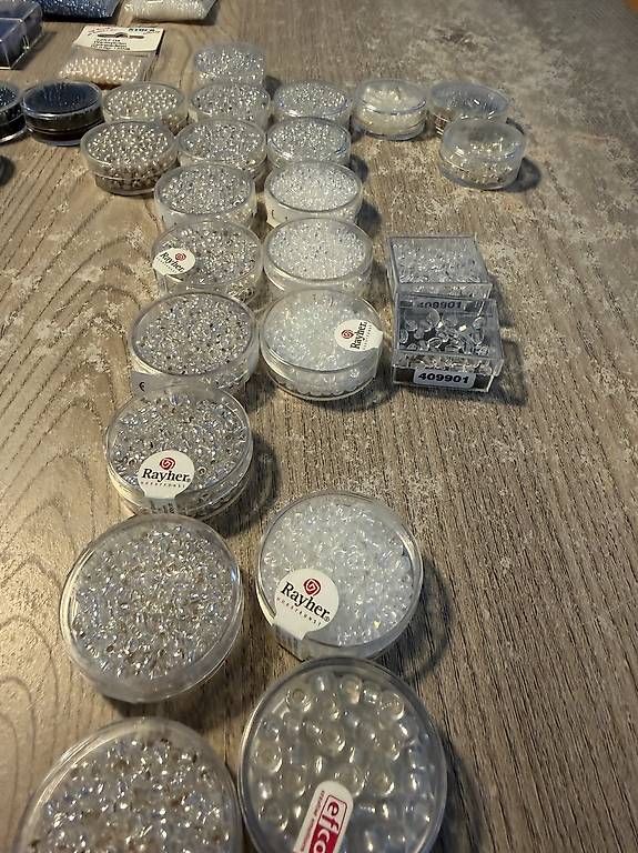 Statuette: Über 100 Packungen Perlen – Nuovo e nell'imballaggio originale da Bergdietikon venduto da soma2810 4