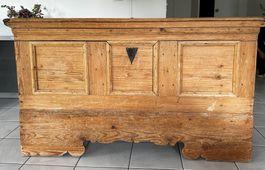 Engadinertruhe umgebaut aus Tannenholz