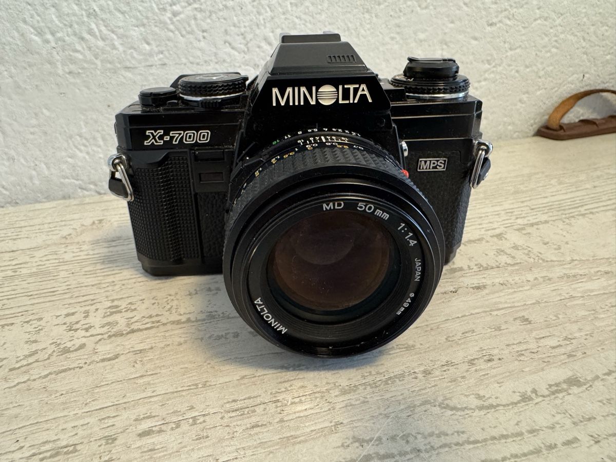 Minolta Fotocamera: Minolta x700 kamwra – Usato da Zunzgen venduto da milesdavis76