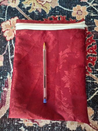 Handgemachte Necessaire/Etui, bordeauxrot, neu & speziell!