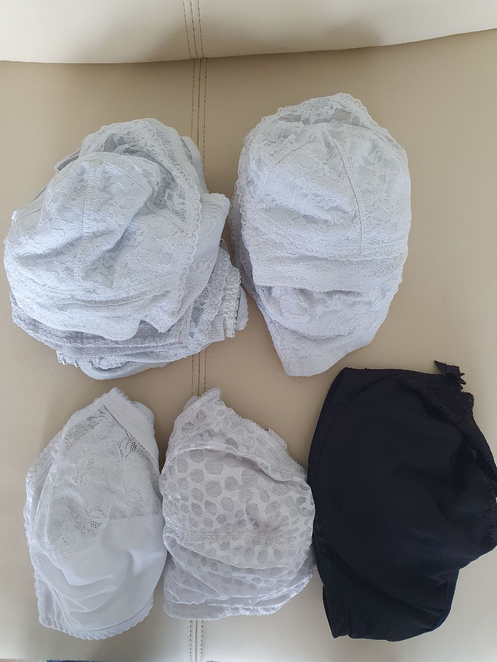 Sonstige Unterwäsche: 8 BH 95 D – Gebraucht aus Stalden (Sarnen) von Leikerli 1