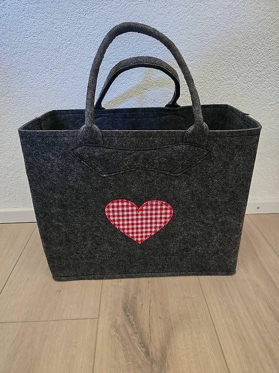 Taschen: Filz Tasche mit Herz – Gebraucht aus Staufen von sandy23