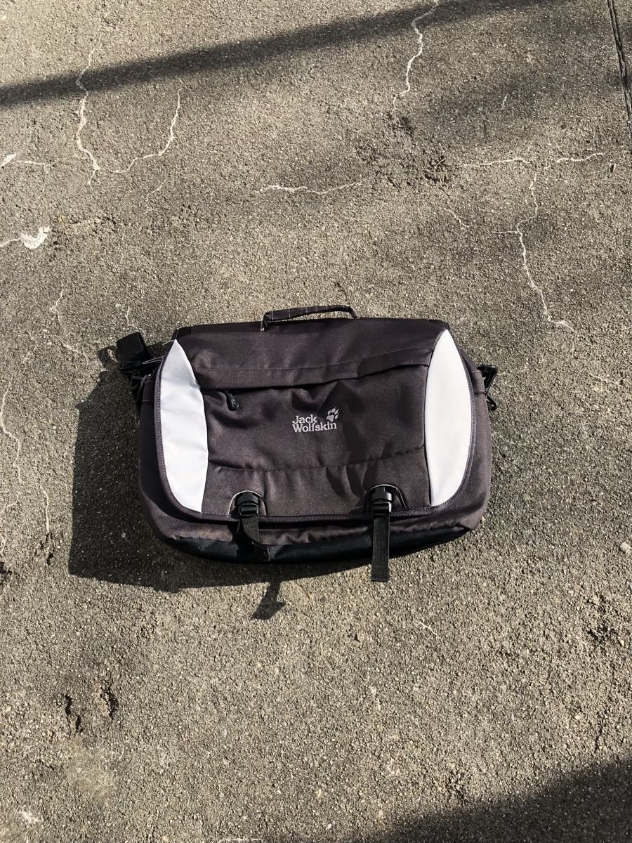 Jack Wolfskin Borse: Jack Wolfskin messenger bag – Usato da Fribourg venduto da ann_l9b7 1