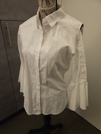 Sommer Bluse weiss mit Trompetenärmel, Grösse S