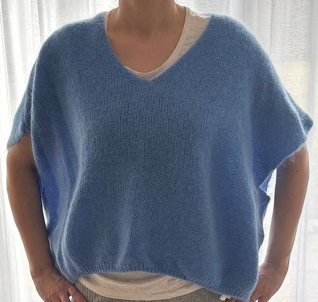 Pull poncho bleu en laine neuf