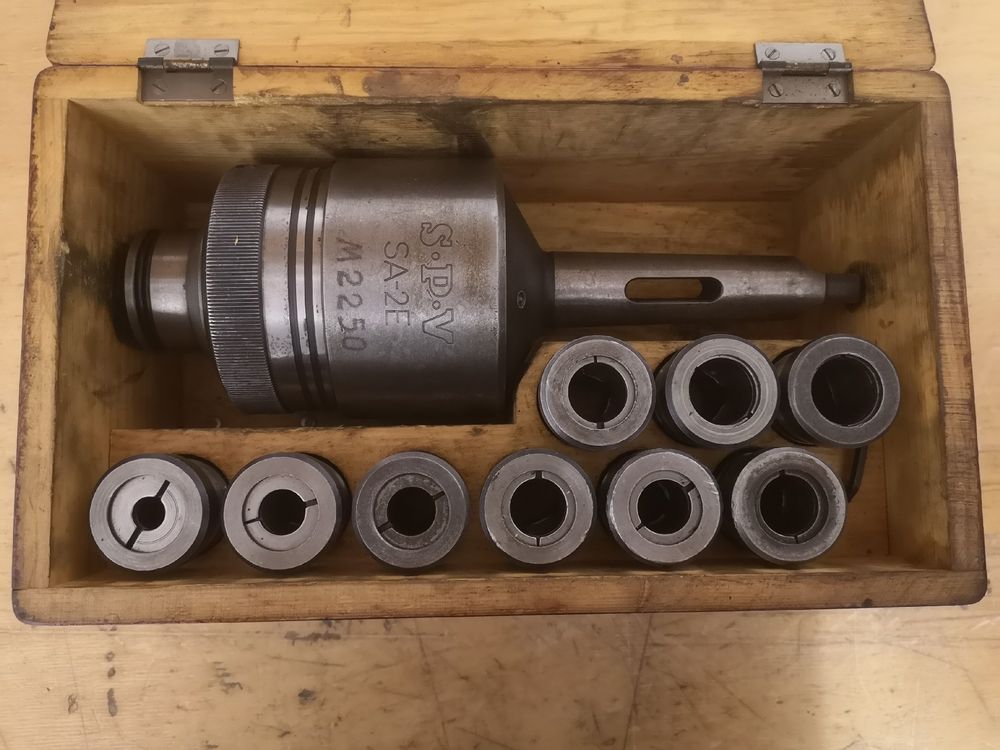 Tous les outils: Gewindeschneidapparat Ausgleichsfutter – D'occasion à Berg (Dägerlen) par SCH.B.