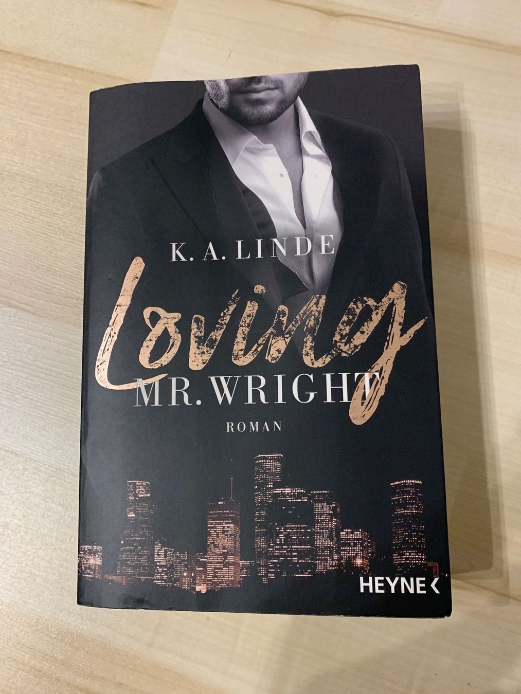 Livres: Loving Mr. Wright – D'occasion à Zofingen par saaraaah___