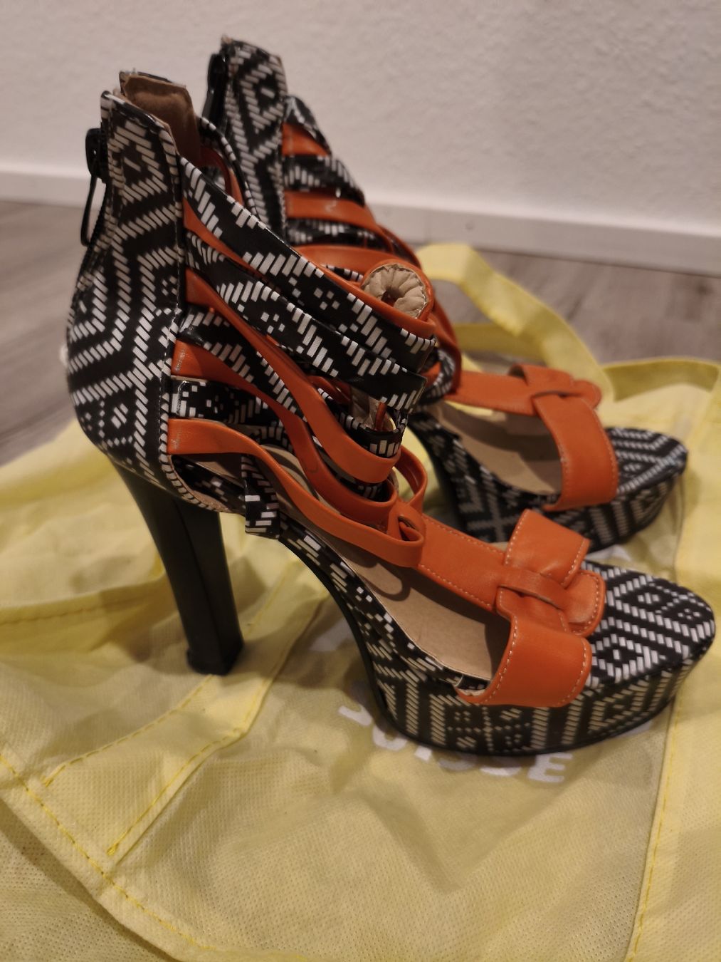 Scarpe da donna: Scarpe estive – Usato da Bioggio venduto da OresteIronix 3