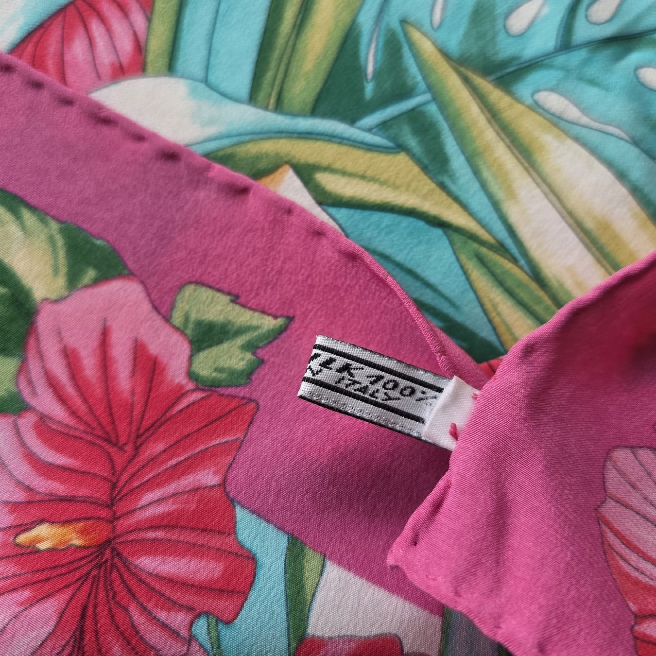 Celine Foulard & Sciarpe: Céline Paris Seidentuch 85 × 85 cm – Nuovo (secondo la descrizione) da Zürich venduto da LIMAR 7