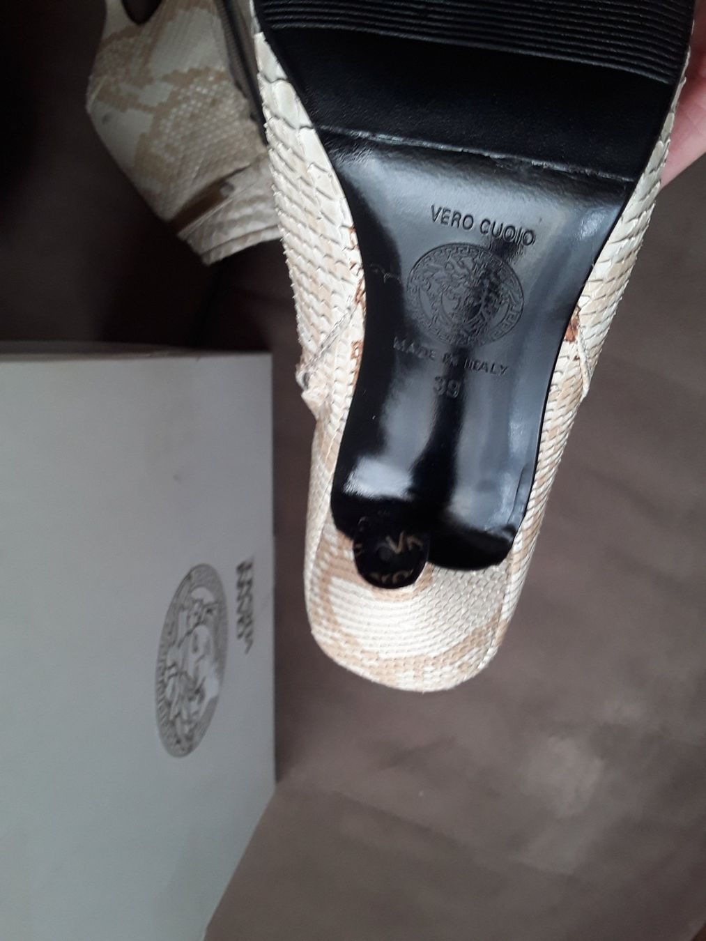 Versace Scarpe da donna: Versace stifeletten – Usato da Brugg AG venduto da Ljubinka0410 3