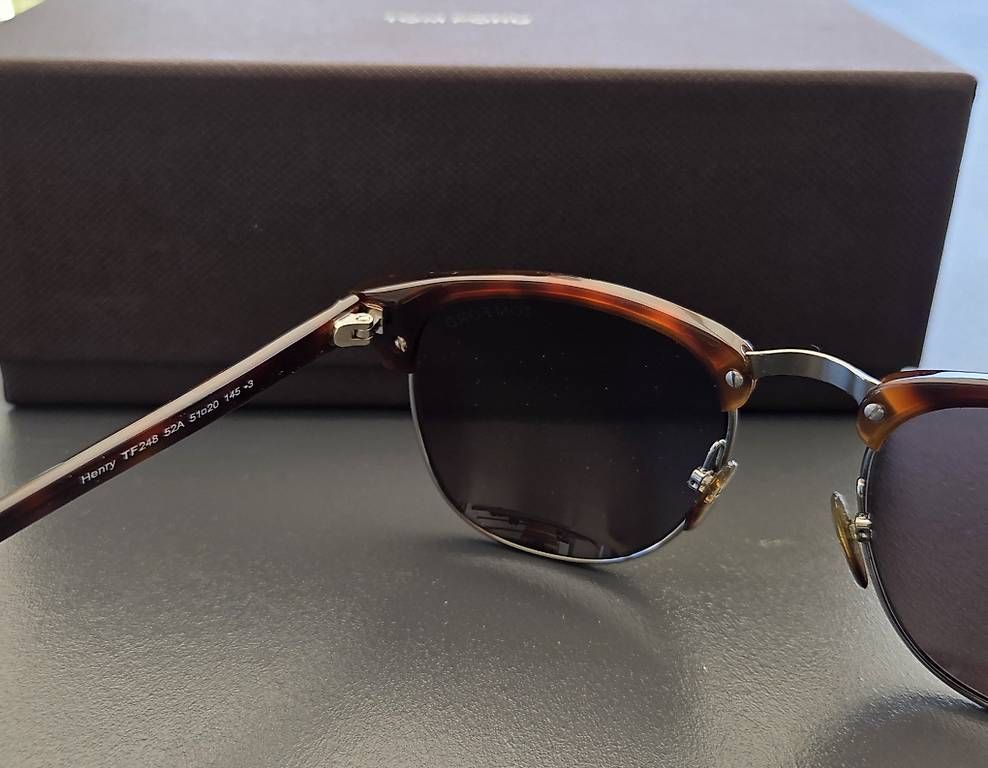 Occhiali & Lenti: Tom Ford lunette de soleil valeur 450chf – Usato da Boussens venduto da tot_6kjh 1
