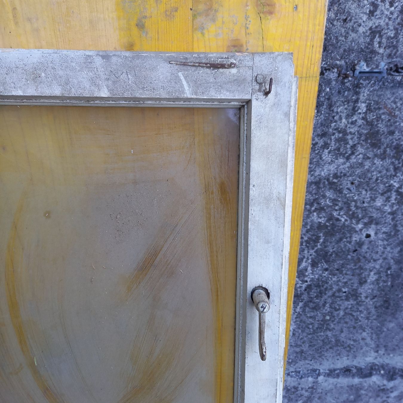 Finestre: Altes gebrauchtes Holzfenster – Usato da Galgenen venduto da Allerlei8854 3