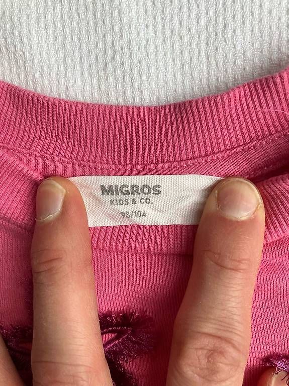 Pullover & Sweatshirts: Pullover neu Grösse 98/104 – Gebraucht aus Luzern von simonweber203 1